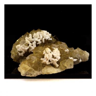 Fluorite + Dolomite. 456.0 ct.