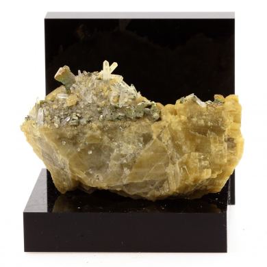 Pyrite, Siderite, Quartz.