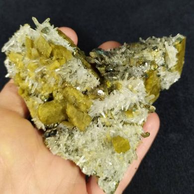 QUARTZ and PYRITE on SIDERITE - France