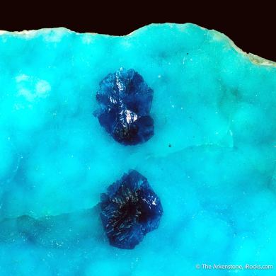 Veszelyite and Hemimorphite