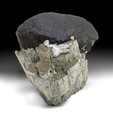 Ilvaite with Hedenbergite