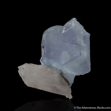 Fluorite (spinel-twinned) with Quartz