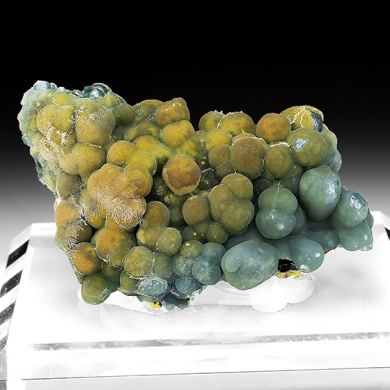 Plumbogummite