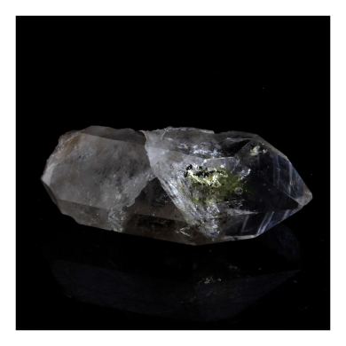 Petroleum Quartz. 8.56 ct.