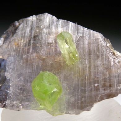 Diopside on Tanzanite