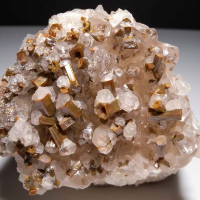 Vanadinite on Calcite