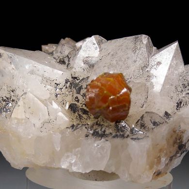 Mimetite on Quartz