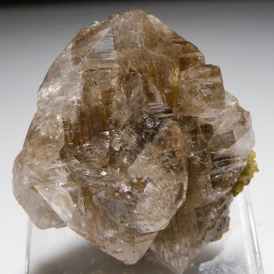 Cerussite on Mimetite