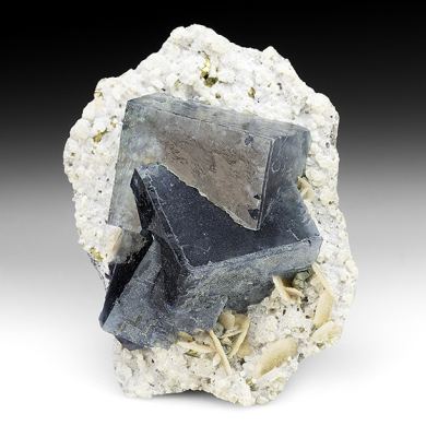 Fluorite with Quartz, Siderite (restored 1x)