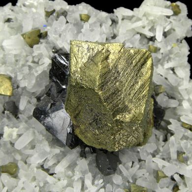 Chalcopyrite with Sphalerite on Quartz