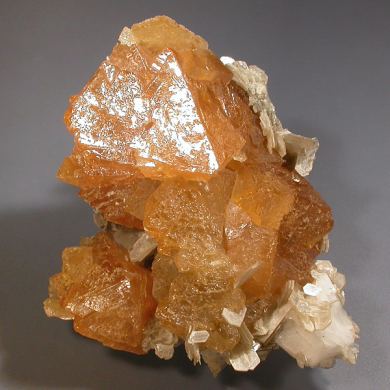 Scheelite with Muscovite and Quartz