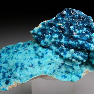 Veszelyite on Hemimorphite