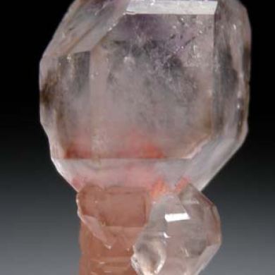 Quartz scepter with Hematite