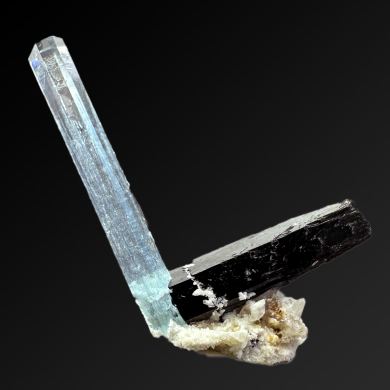 Beryl var. aquamarine, tourmaline