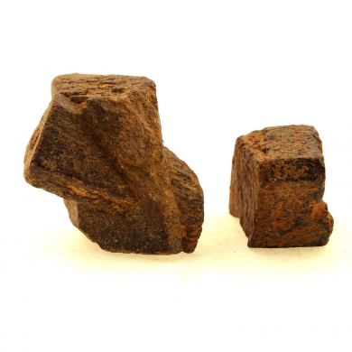 Staurolite. (2 pcs) 171.90 ct.