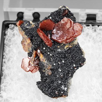 Vanadinite with Mottramite