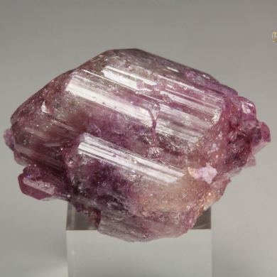 gemmy VESUVIANITE var. MANGANOAN