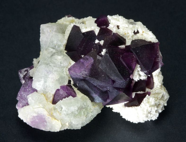 minfind.com - Fluorite from T & G Prospect #2, Grant County, New